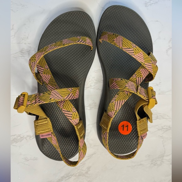 Chaco Z/Cloud Strappy Sport Sandals Size 11 Pink Yellow Outdoor Comfort Shoes - Picture 4 of 6